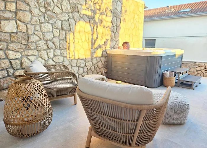 Appartamento Hedonist Hvar With Jacuzzi *