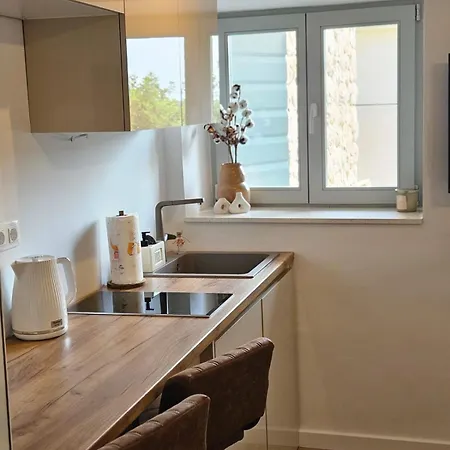 아파트 Hedonist Hvar With Jacuzzi