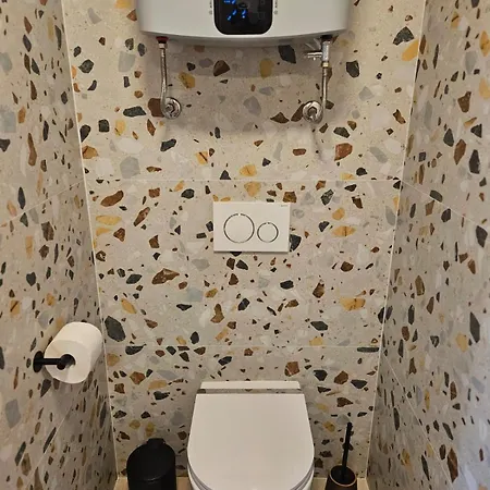 Hedonist Hvar With Jacuzzi 아파트 *