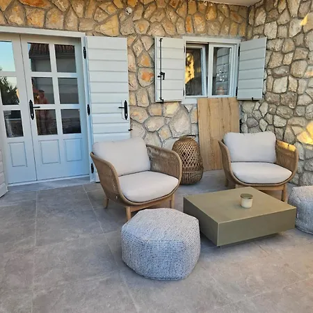 Hedonist Hvar With Jacuzzi 아파트